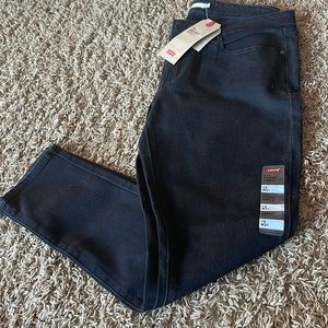 Levi’s women’s jeans. Size 12 NWT